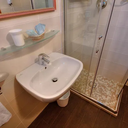 Belmar Hotel 2*